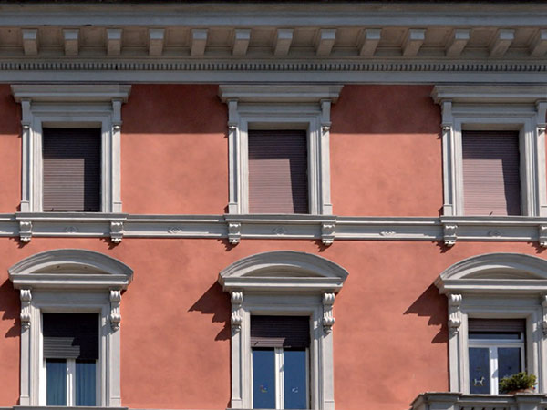 Italské interiérové a fasádní siloxanové barvy a omítky s přírodními fotosensitivními pigmenty